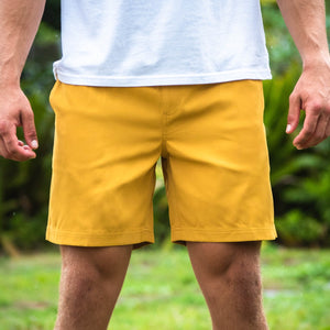 Sapien 2.0 Short 7"(Casual Stretch) - Mustard front lifestyle